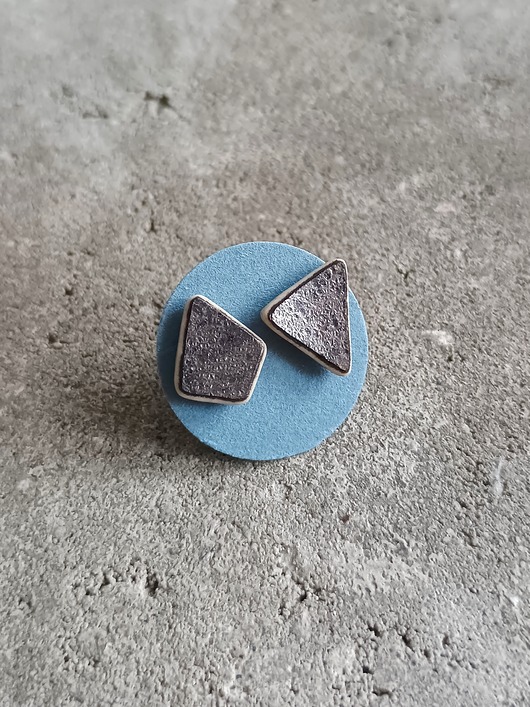 kolczyki ceramiczne Kolczyki ceramiczne czarne opalizujące