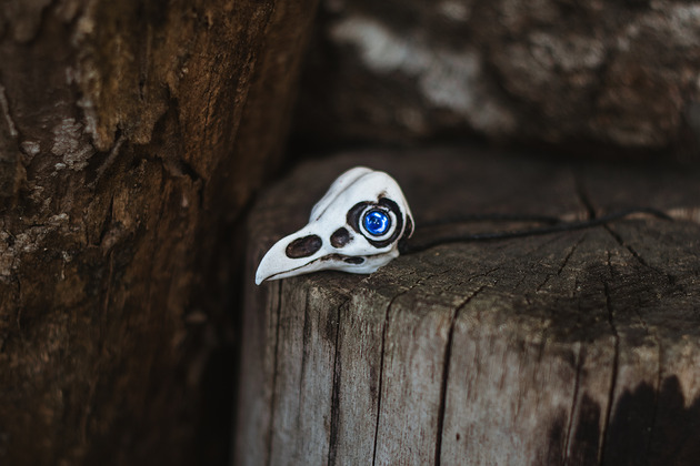 wisiory Wisior Czaszka Ptaka - Tyto Alba - Niebieskie oczy