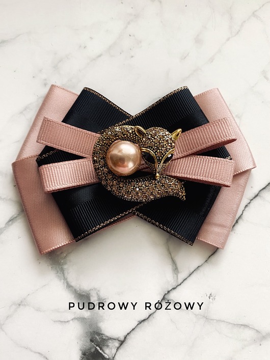 broszki Brosza z cudnym Lisem z kryształków z dużą perłą New