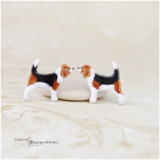 Beagle mini- ceramiczne kolczyki Dorca