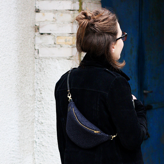 PATTERN Blue & Black - nerka na cienkim pasku anacomito