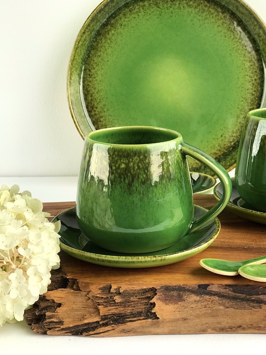 kubki Kubek Beczułka ręcznie robiony zielony 320 ml ze spodkiem - Natura