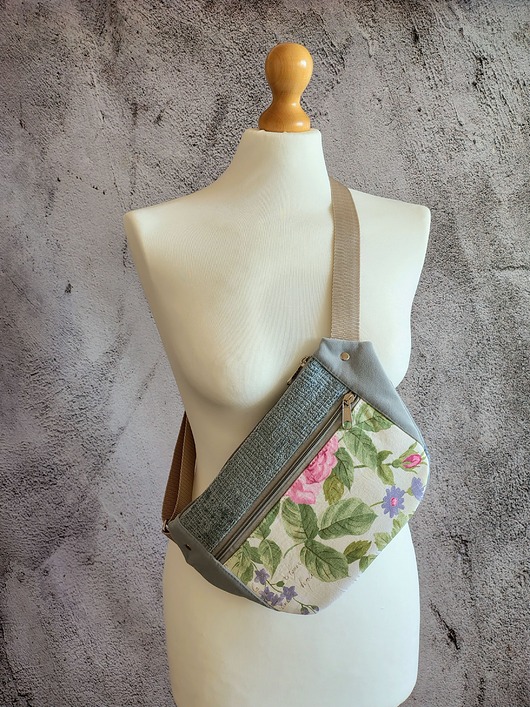 saszetka nerka Damska nerko-torebka.