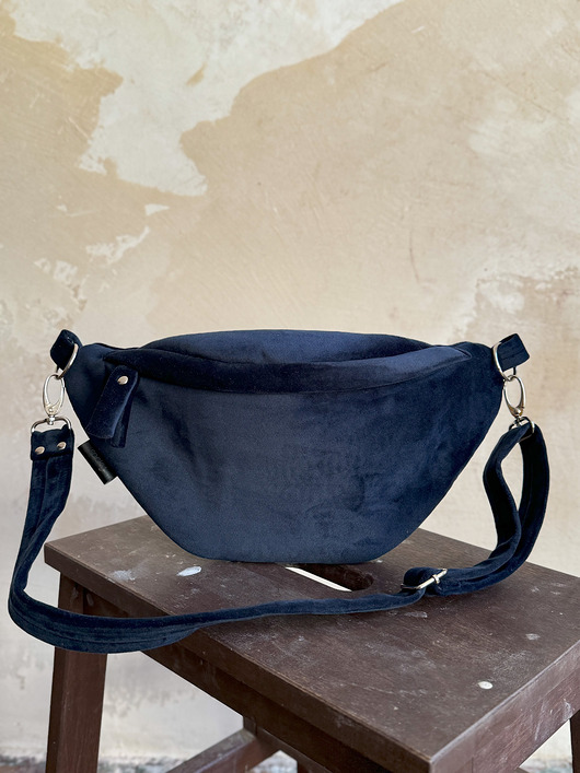 saszetka nerka Welurowa nerka basic granat