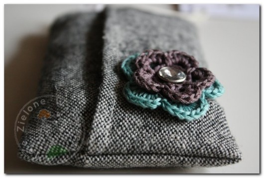 Tweed i kwiatuszki - etui na chusteczki Moje Zielone Wzgórze
