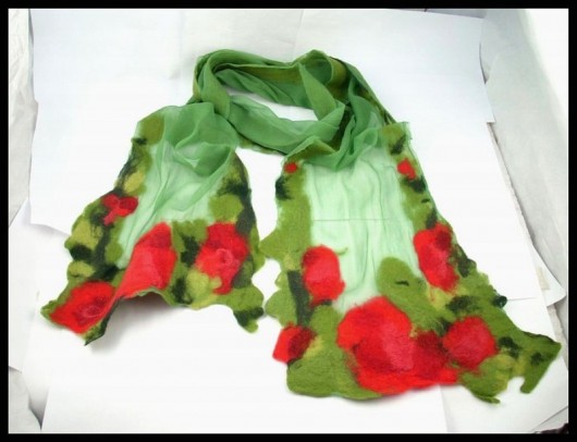 Jedwabnofilcowy Szal: Folking Roses filcant