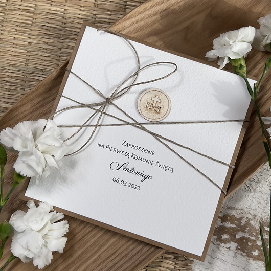 zaproszenia na komunię Najpiękniejsze minimalistyczne ręcznie robione zaproszenia na komunię z perso