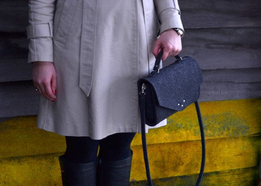 GraphiteSmallSatchel  felt label