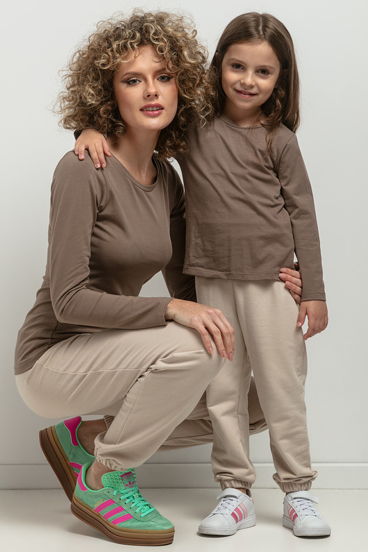 komplety damskie Komplet bluzek  z długim rękawem dla mamy i córki, model 44, cappuccino