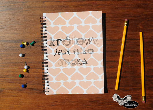 Królowa jest tylko jedna, notes w serca Sowia Aleja
