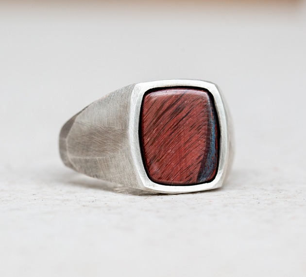 biżuteria męska Sygnet srebrny 925 z rzadkim kamieniem Bycze Oko