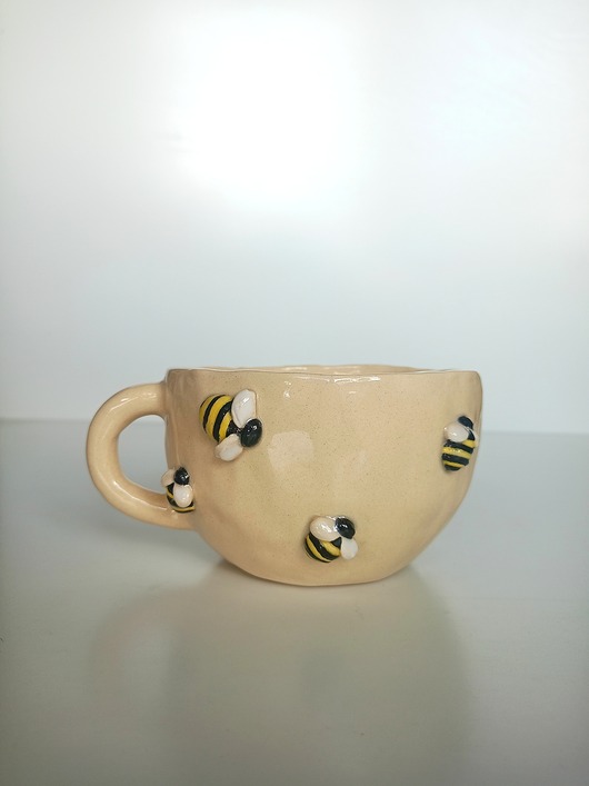 kubki Ceramiczny ręcznie robiony kubek w pszczółki