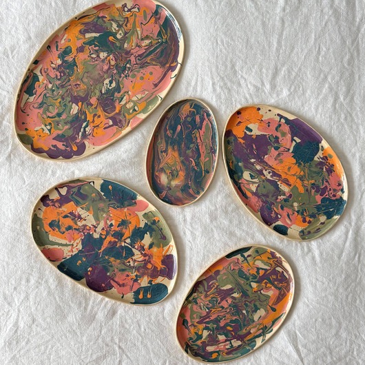 patery i talerze Zestaw ceramicznych talerzy