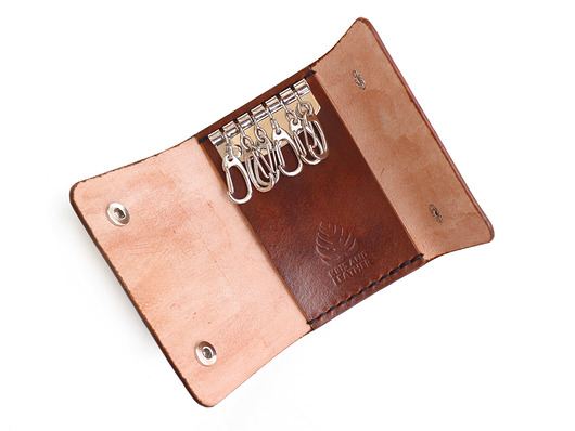 Skórzane etui na klucze w kolorze brązowym Kris And Leather