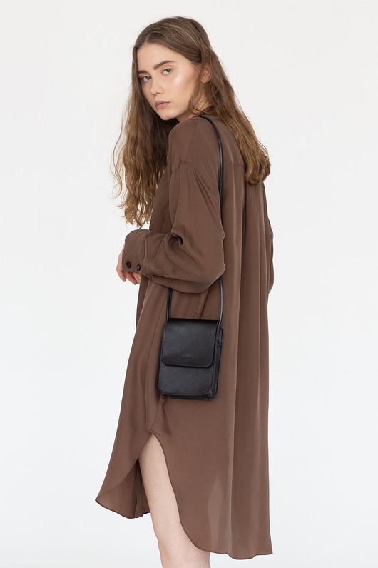 Mała skórzana torebka w kolorze czarnym Alana Leather Studio