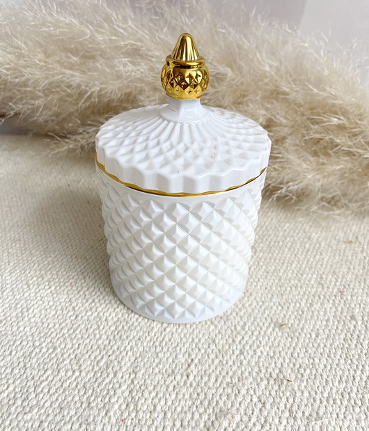 świeczniki i świece Lily of The Valley- 200 g naturalna świeca sojowa (dostępne inne zapachy)