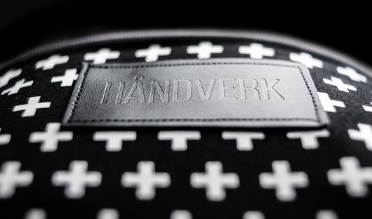 Nerka z serii GEOMETRY.Crosses on black Handverk