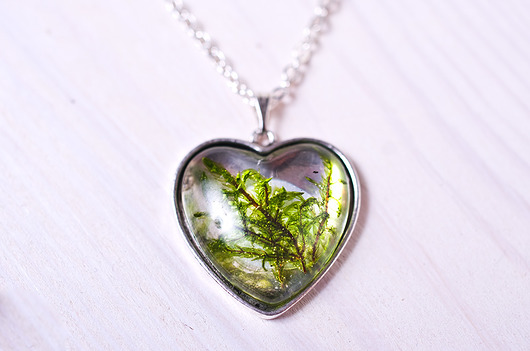 Naszyjnik z żywicy w kształcie serca So Jewelry