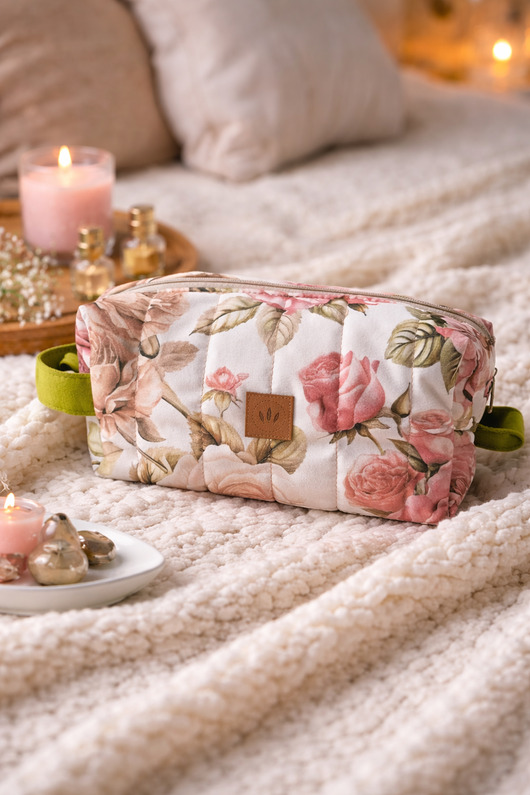kosmetyczki Pikowana kosmetyczka XL z weluru w Pastelowe Róże