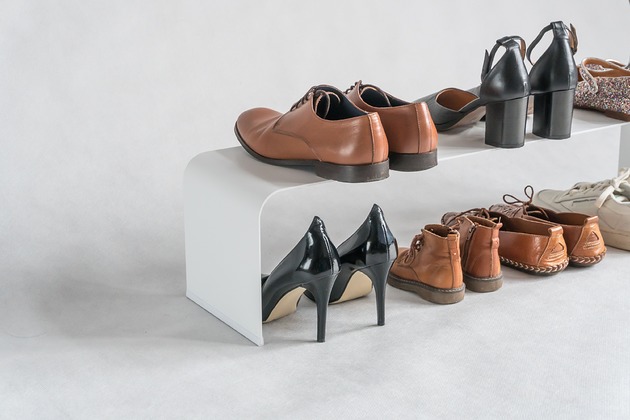 półki Minimalistyczny metalowy stojak na buty, BIAŁY