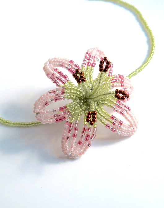 chokery Różowo - pistacjowa lilia - naszyjnik choker