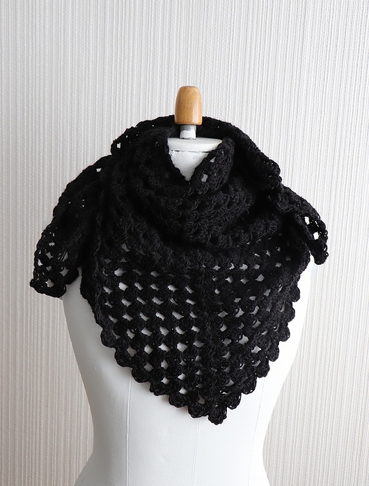 apaszki Chusta apaszka czarna na szydełku - zamówienie