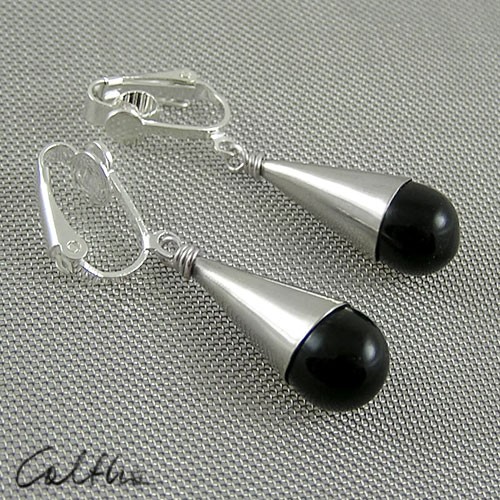 Czarne krople (klipsy) Caltha