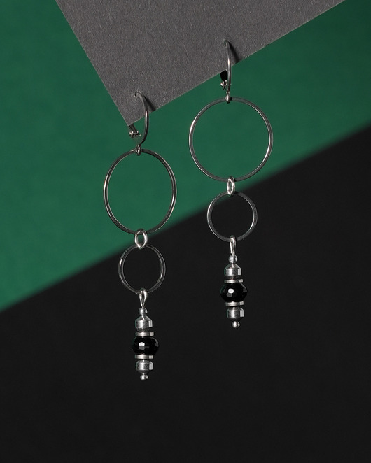 kolczyki srebrne Kolczyki ze stali z kółkami i onyksem