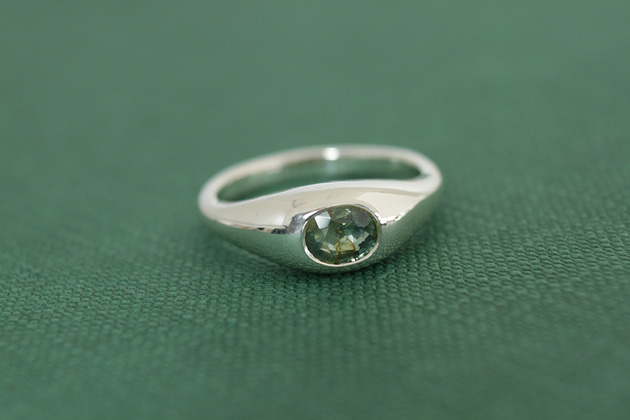 pierścionki srebrne Pierścionek Syget z zielonym, mszystym szairem