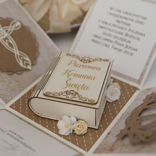 kartki na komunię Pamiątka Pierwszej Komunii exploding box kartka 3d