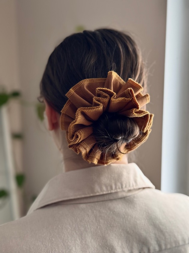gumki do włosów Scrunchie Falbana Brązowa
