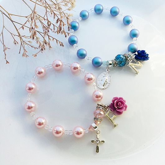 bransoletka z inicjałem Różaniec KOMUNIA Anemon Atelier