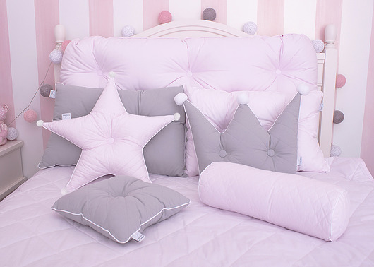 Poduszka gwiazda pudrowy róż Roomee Decor