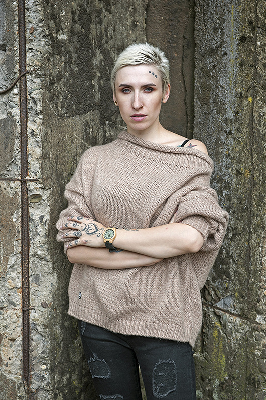 Sweter krótki UNDERWORLD beżowy UNDERWORLD