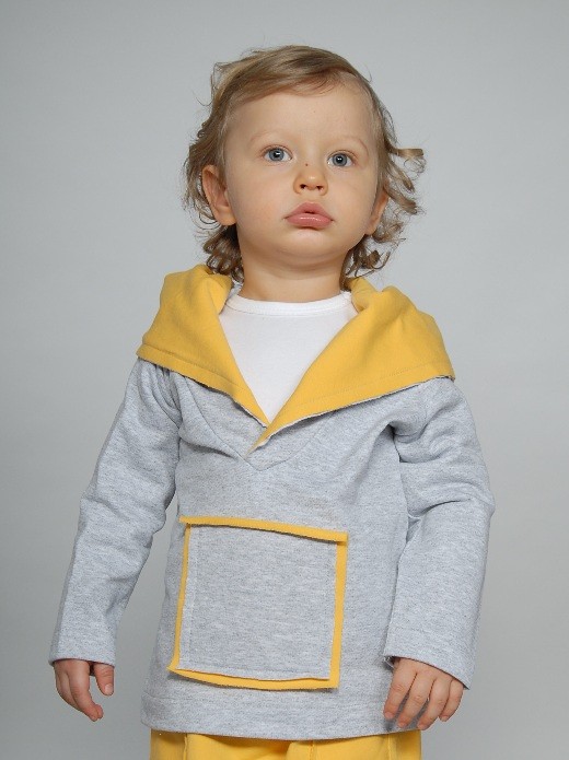 BLUZA z dużym kaptukiem i aplikacją Gapula