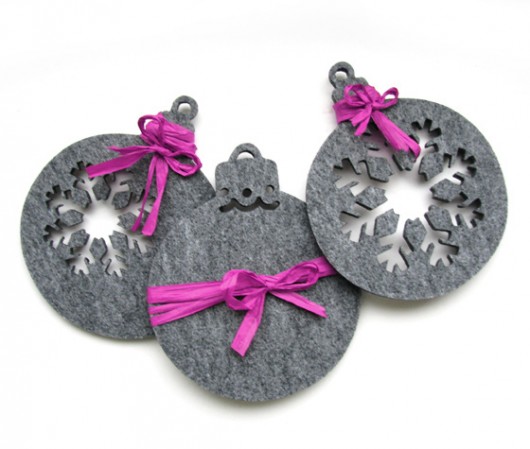 Trzy filcowe bombki home variety