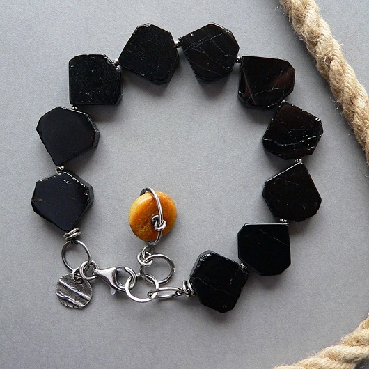 bransoletki z kamieni naturalnych -czarny turmalin i bursztyn-