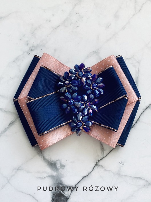 broszki Brosza z kwiatuszkami z koralików  New