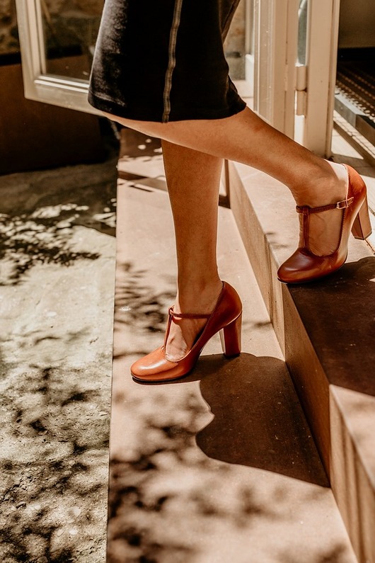 czółenka damskie BALERINY RETRO NA OBCASIE 8CM KONIAKOWY brąz