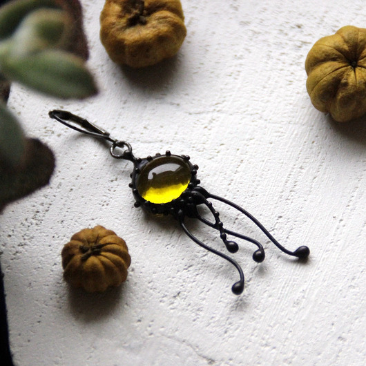 kolczyki z miedzi Estetyczny kolczyk pojedynczy z motywem meduzy w stylu morskim