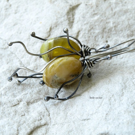 opal wśród gałązek little atelier