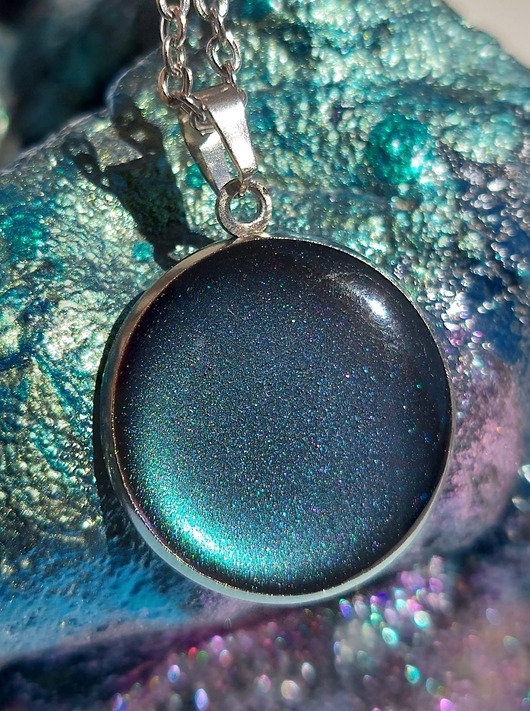 wisiory Naszyjnik- kolor kameleon