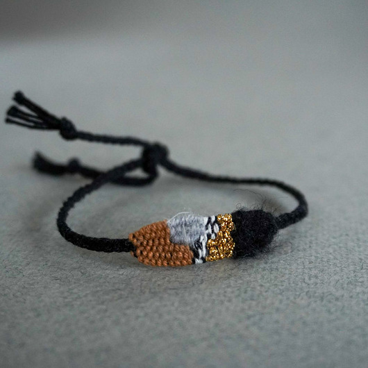 bransoletki na sznurku Mini, boho bransoletka wiązana na supełek w neutralnej kolorystyce