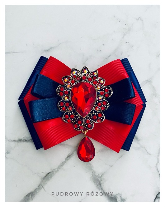 broszki Brosza z Ogromnym czerwonym Kryształem New