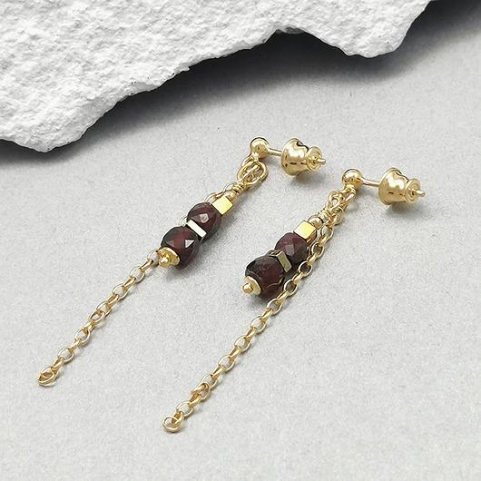 kolczyki pozłacane Złote kolczyki z granatami