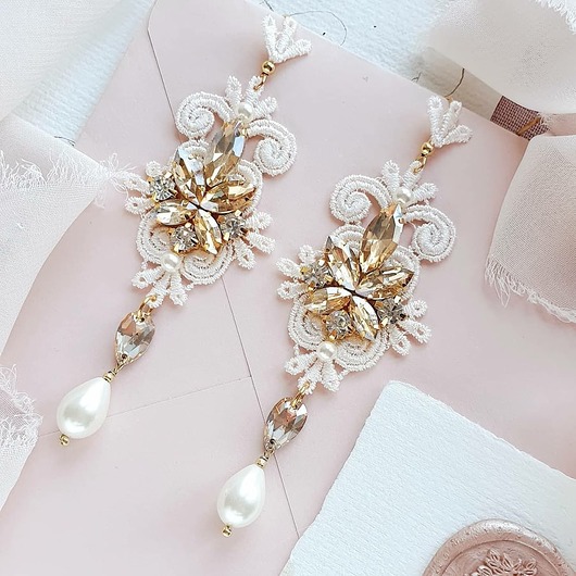 Biżuteria ślubna Kolczyki ślubne Lace Me Long z perłami