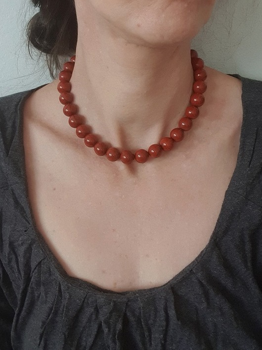 chokery Naszyjnik choker ROOTS jaspis czerwony kulki 12 mm