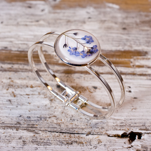 Bransoletka  z niezapominajkami w żywicy So Jewelry