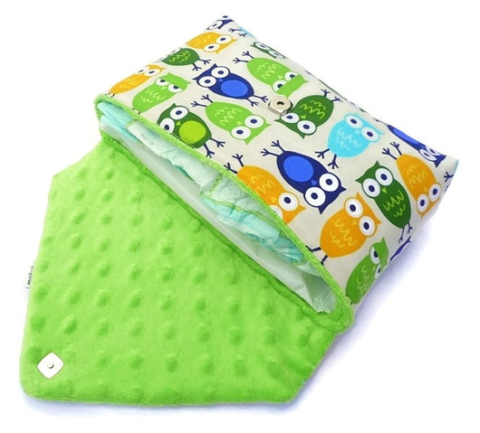 Etui na pieluchy zielone sowy mabebe