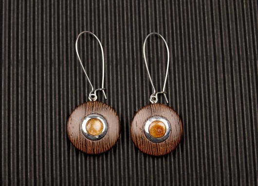 DREWNO w eleganckim wydaniu AmberTree